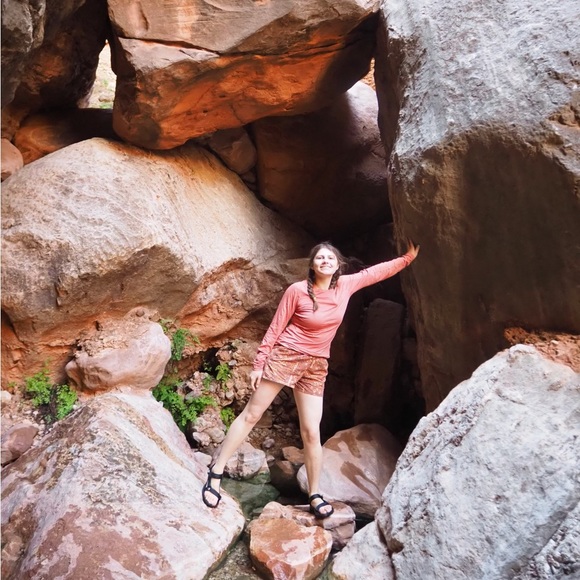 Meet your Posher, Gabriella - Picture 6 of 9